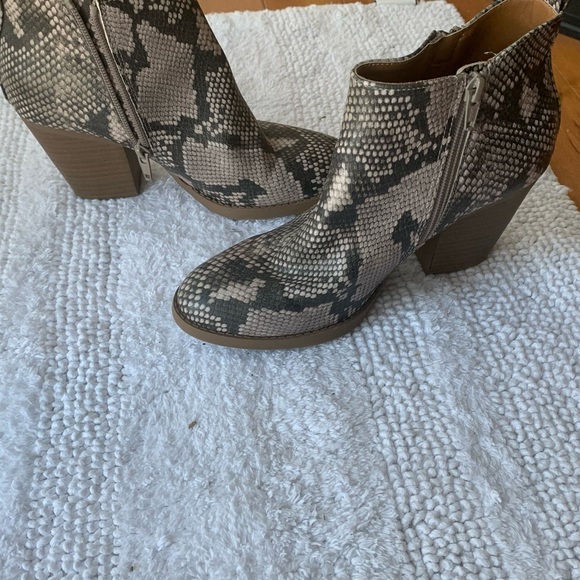Universal Thread Snakeskin Booties - Picture 5 of 9